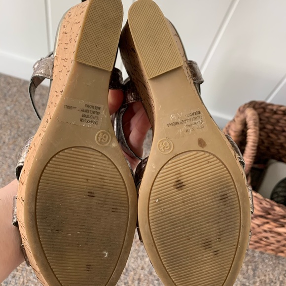 Kelly & Katie  6 1/2 Silver and Cork Wedge Heels - Picture 6 of 10